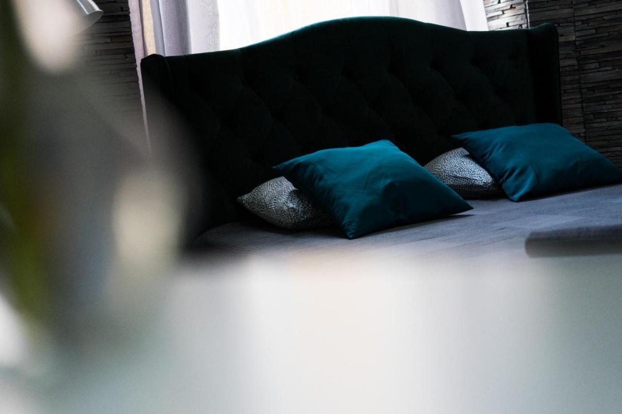 Glamour Ultracentral Apartment Oradea Ngoại thất bức ảnh